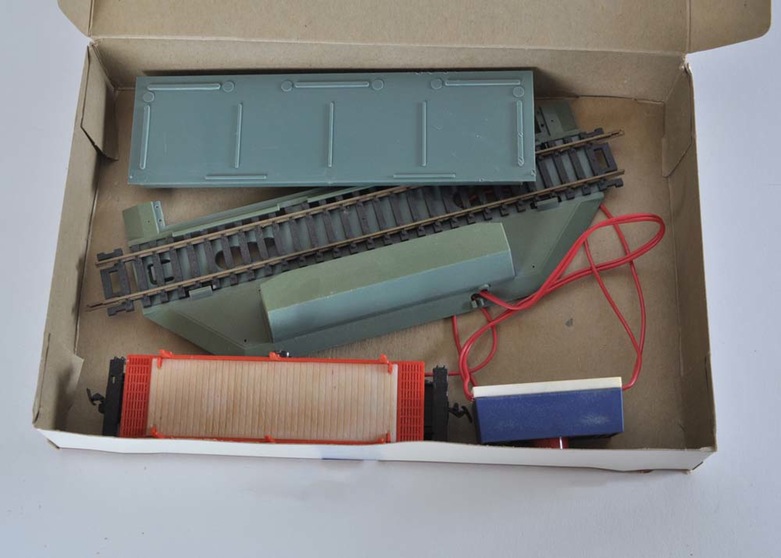 Vintage Tyco HO Train Set