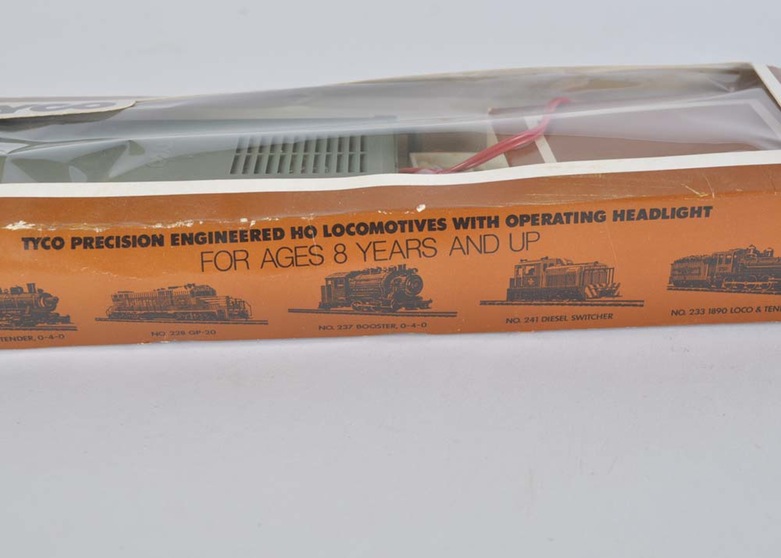 Vintage Tyco HO Train Set