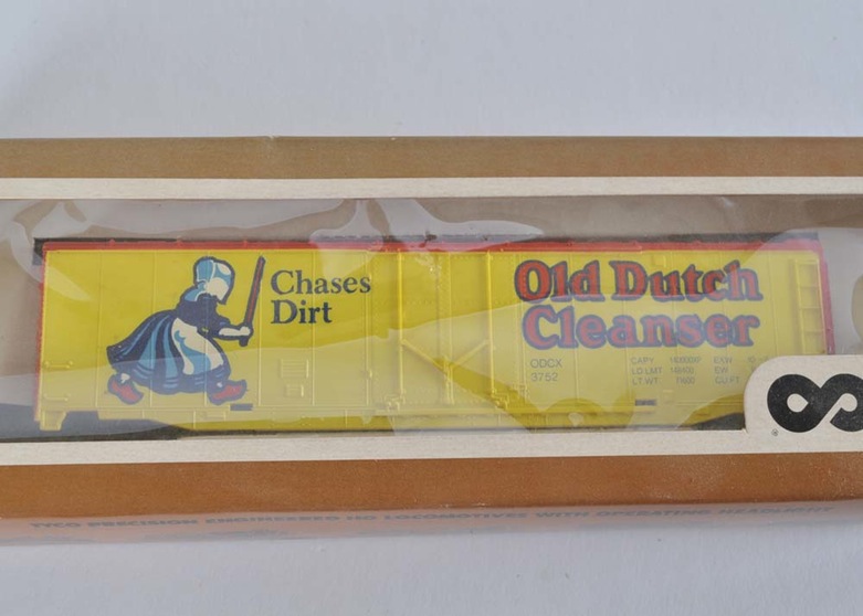 Vintage Tyco HO Train Set