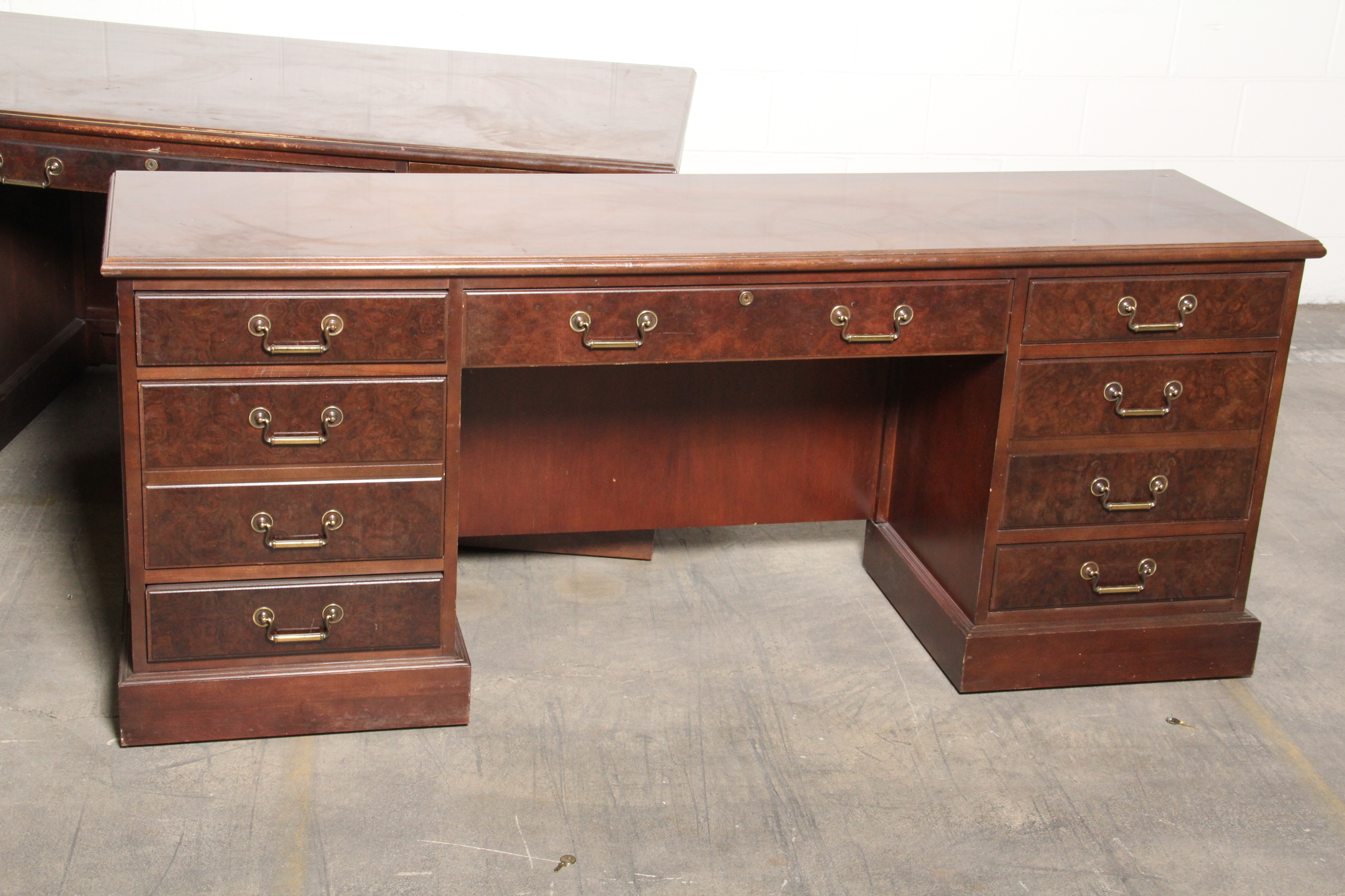 Coordinating Executive Desks