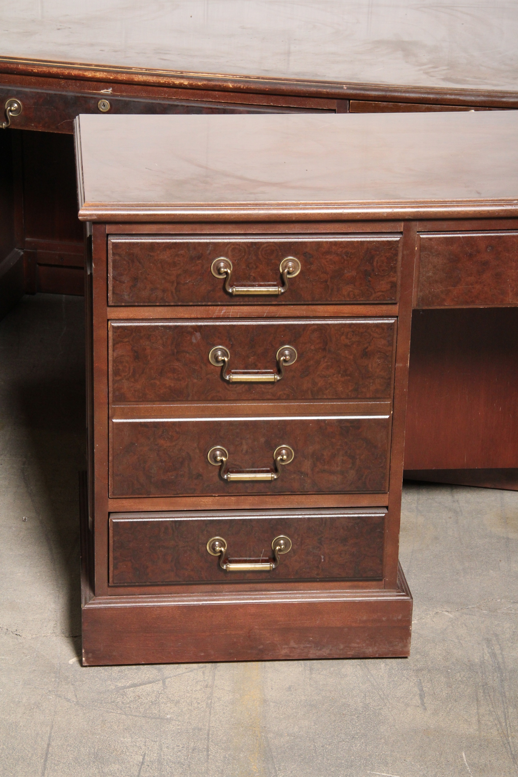 Coordinating Executive Desks