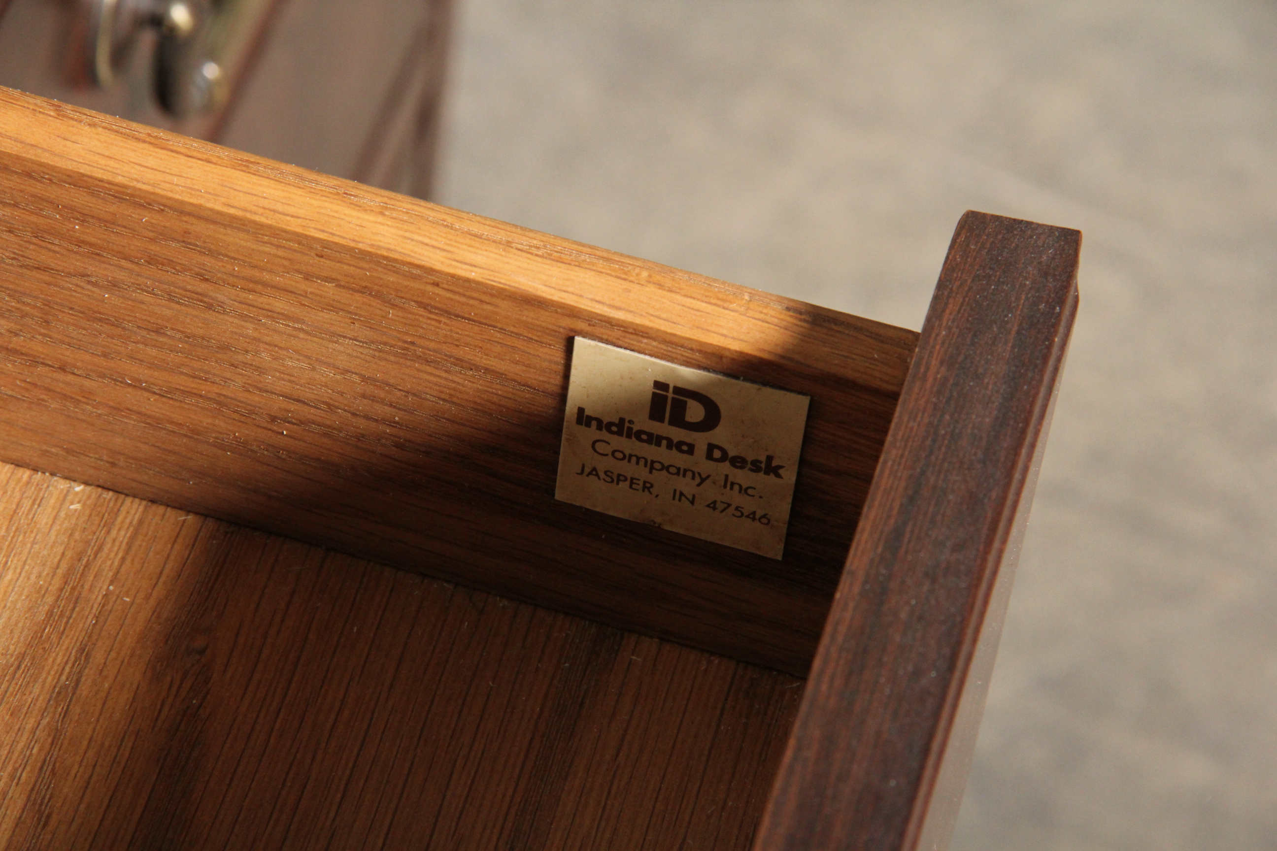 Coordinating Executive Desks