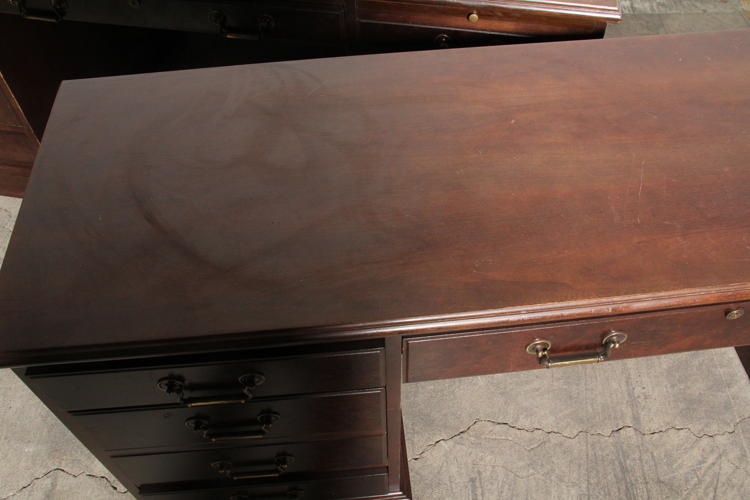 Coordinating Executive Desks