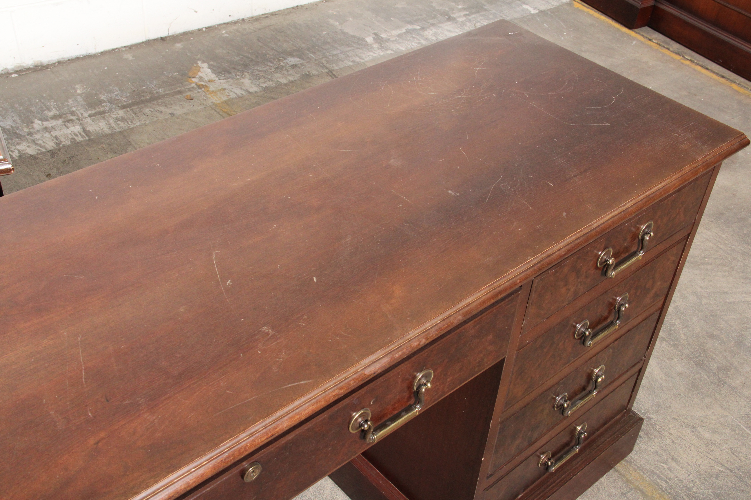 Coordinating Executive Desks