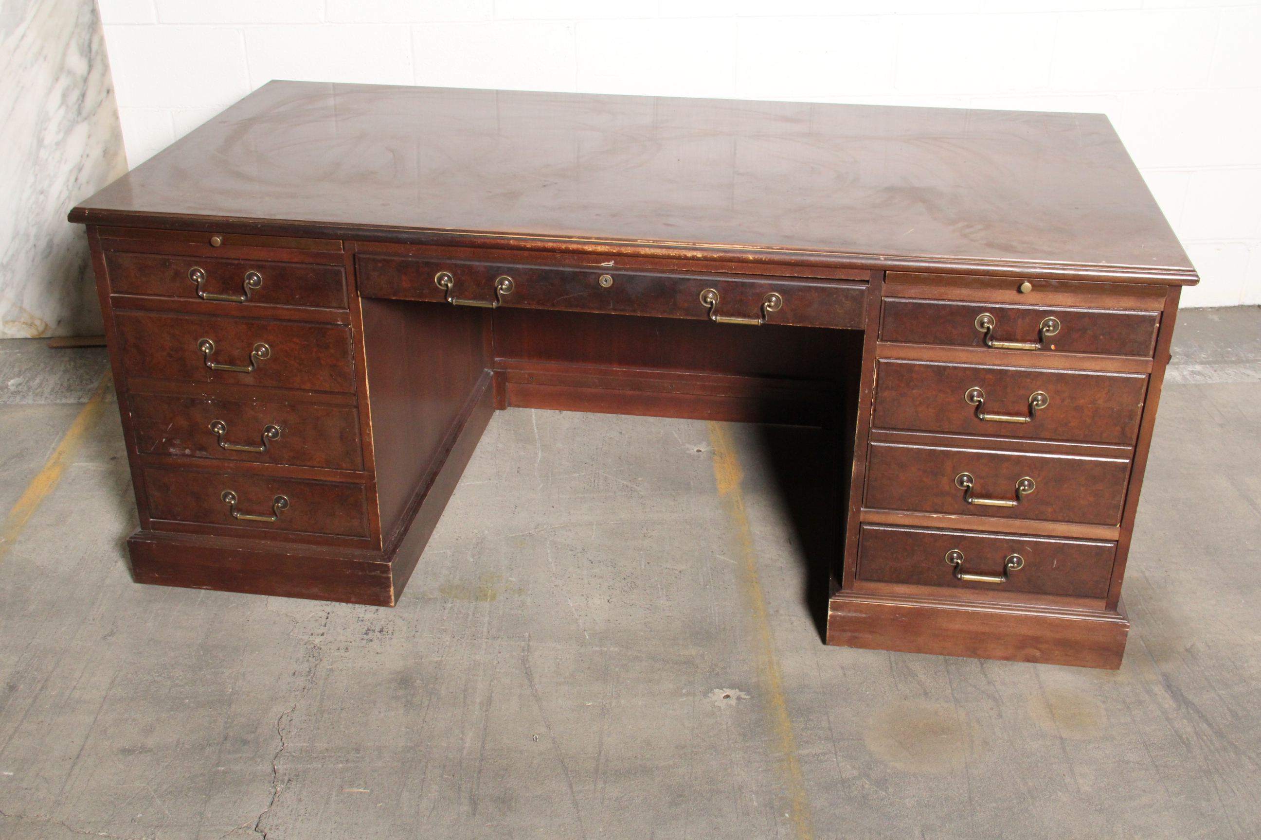 Coordinating Executive Desks