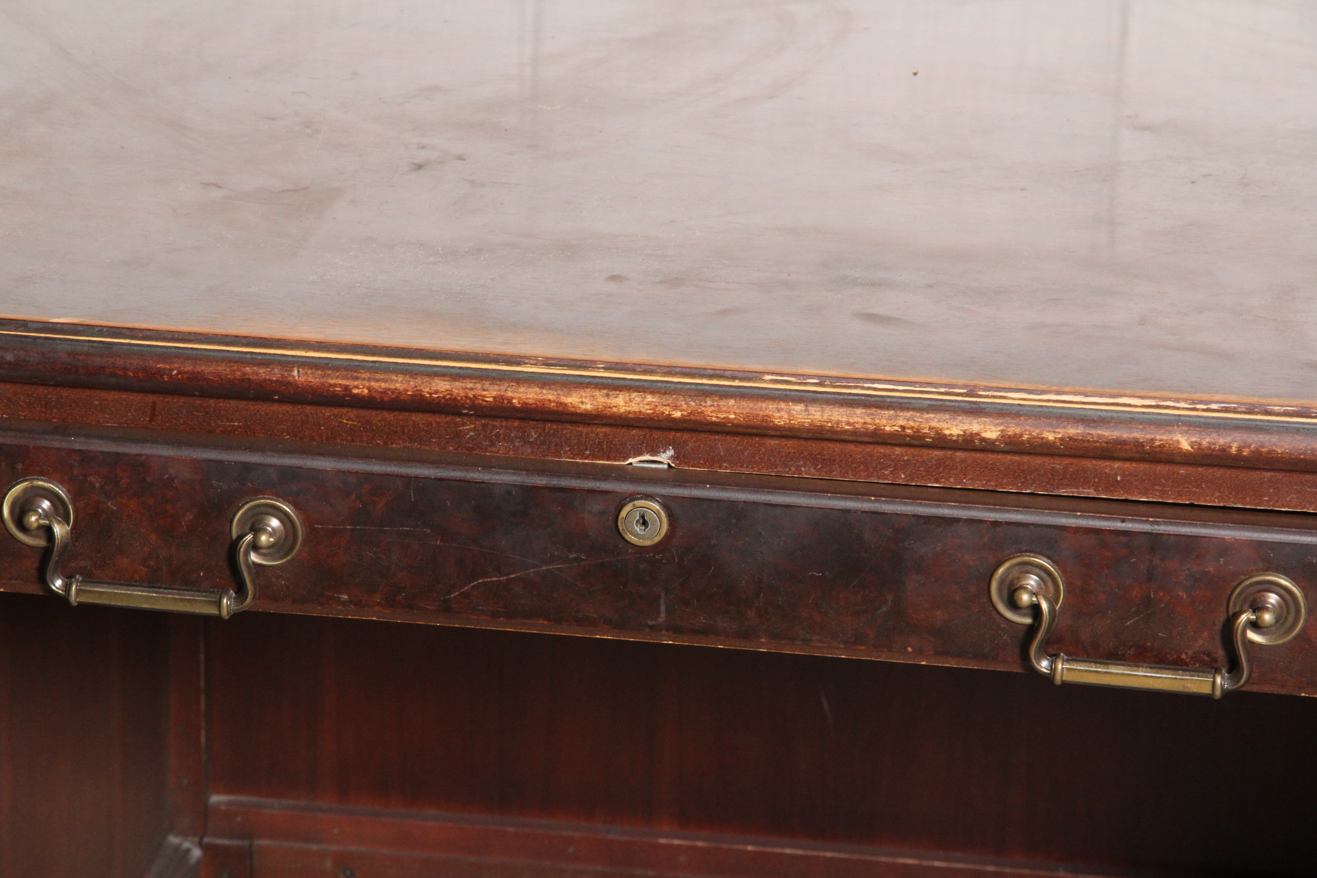 Coordinating Executive Desks