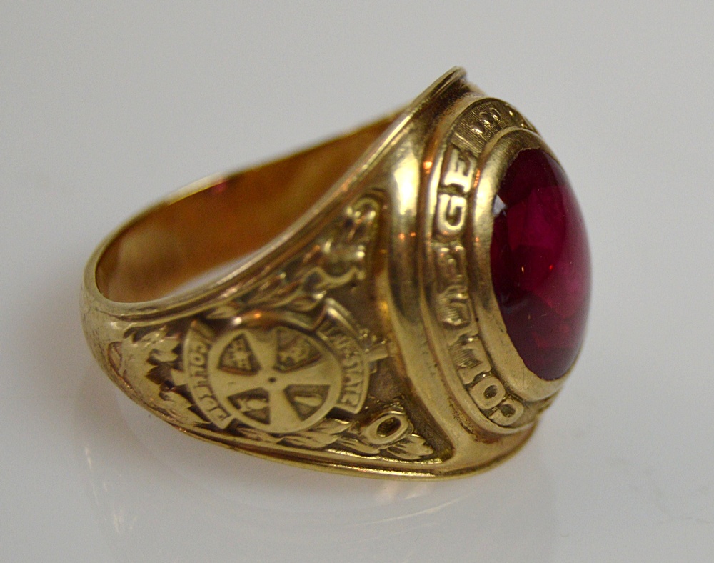 10k Yellow Gold Class Ring