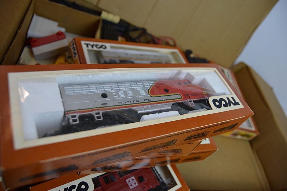 Tyco HO Electric Train Set