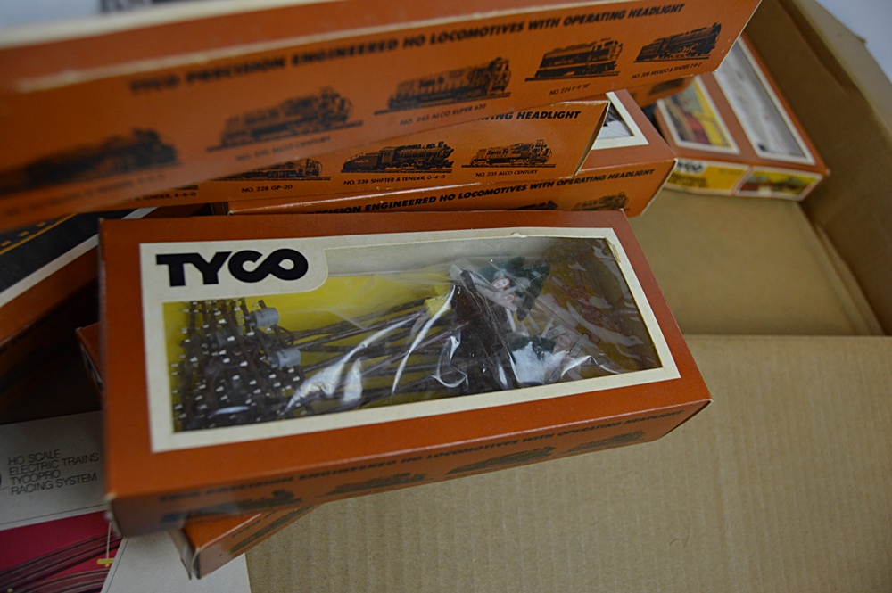 Tyco HO Electric Train Set