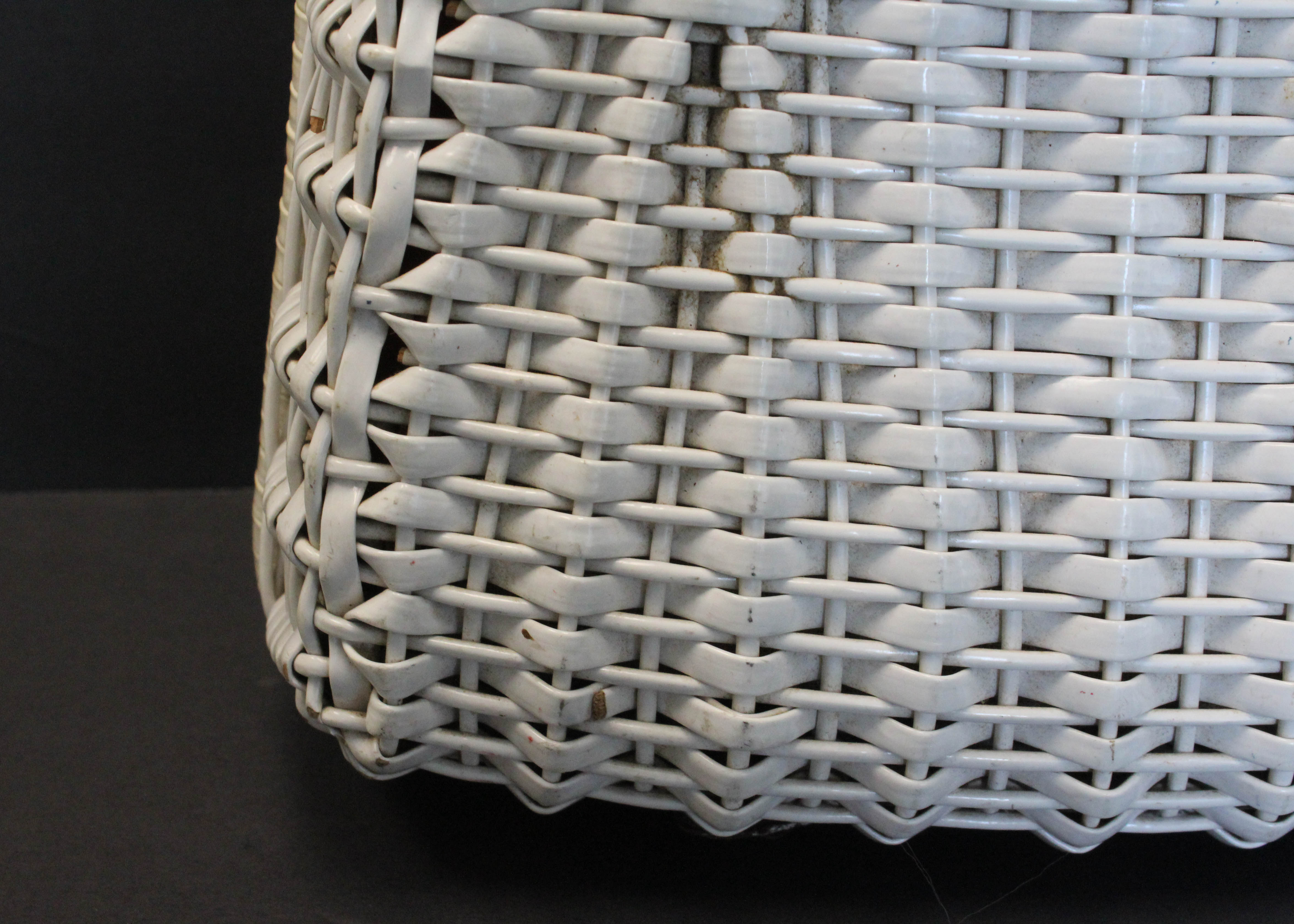 Vintage White Wicker Handbag with Pearl Lucite Handles