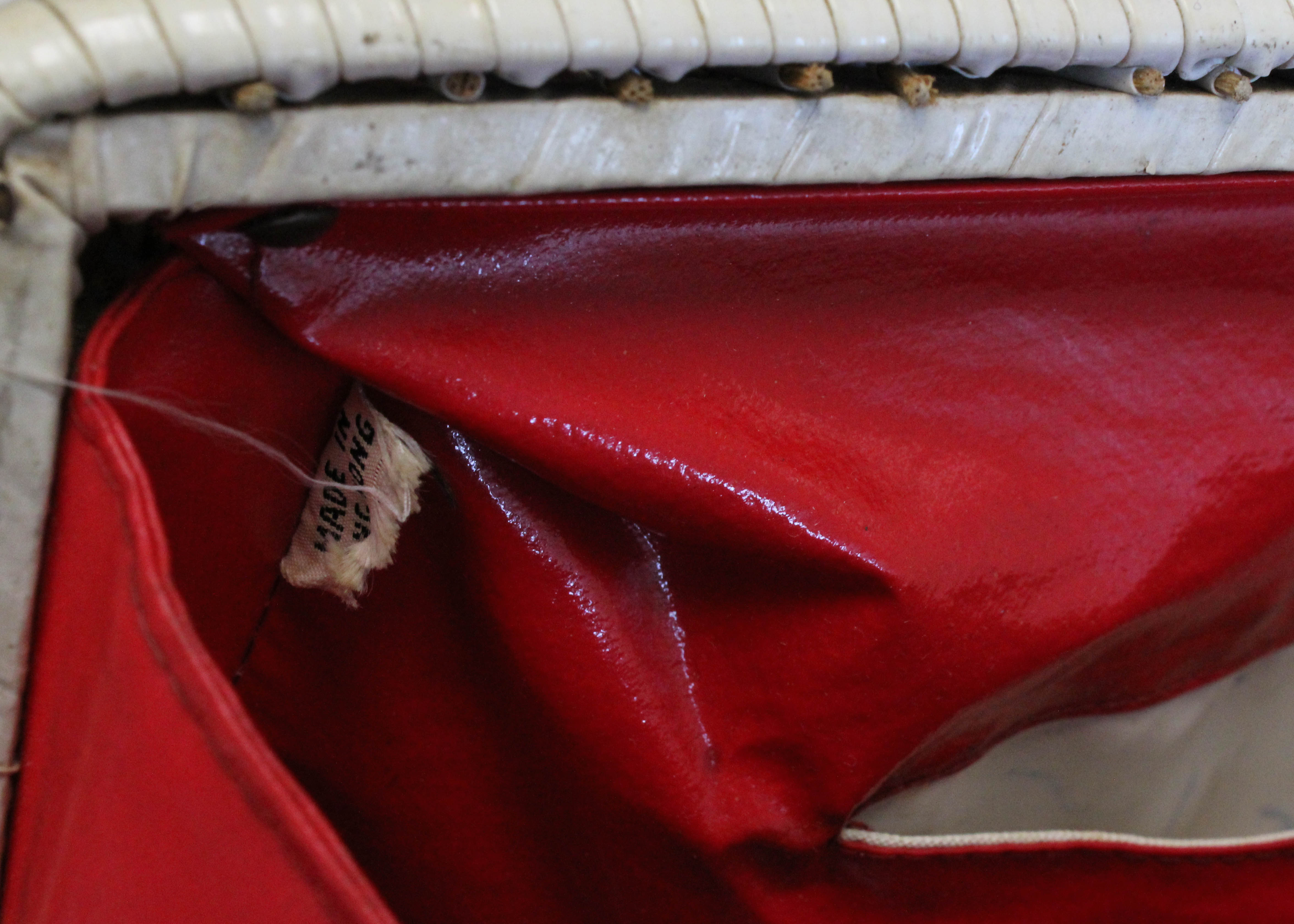 Vintage White Wicker Handbag with Pearl Lucite Handles