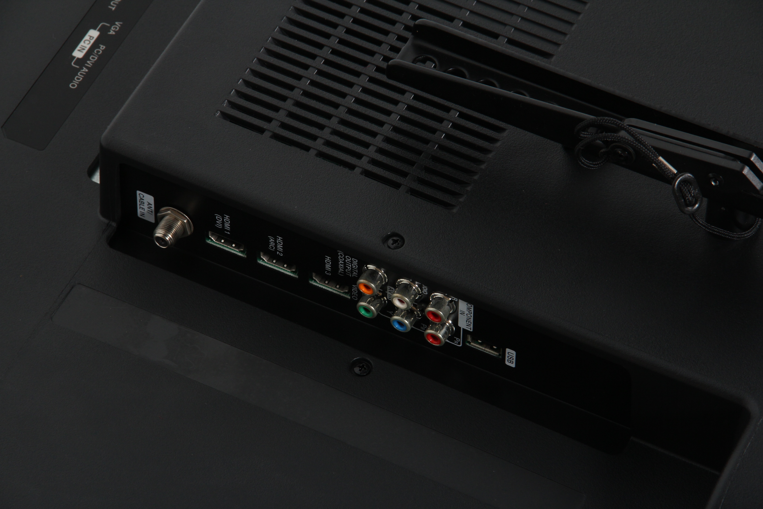 Insignia 46 Inch LCD TV