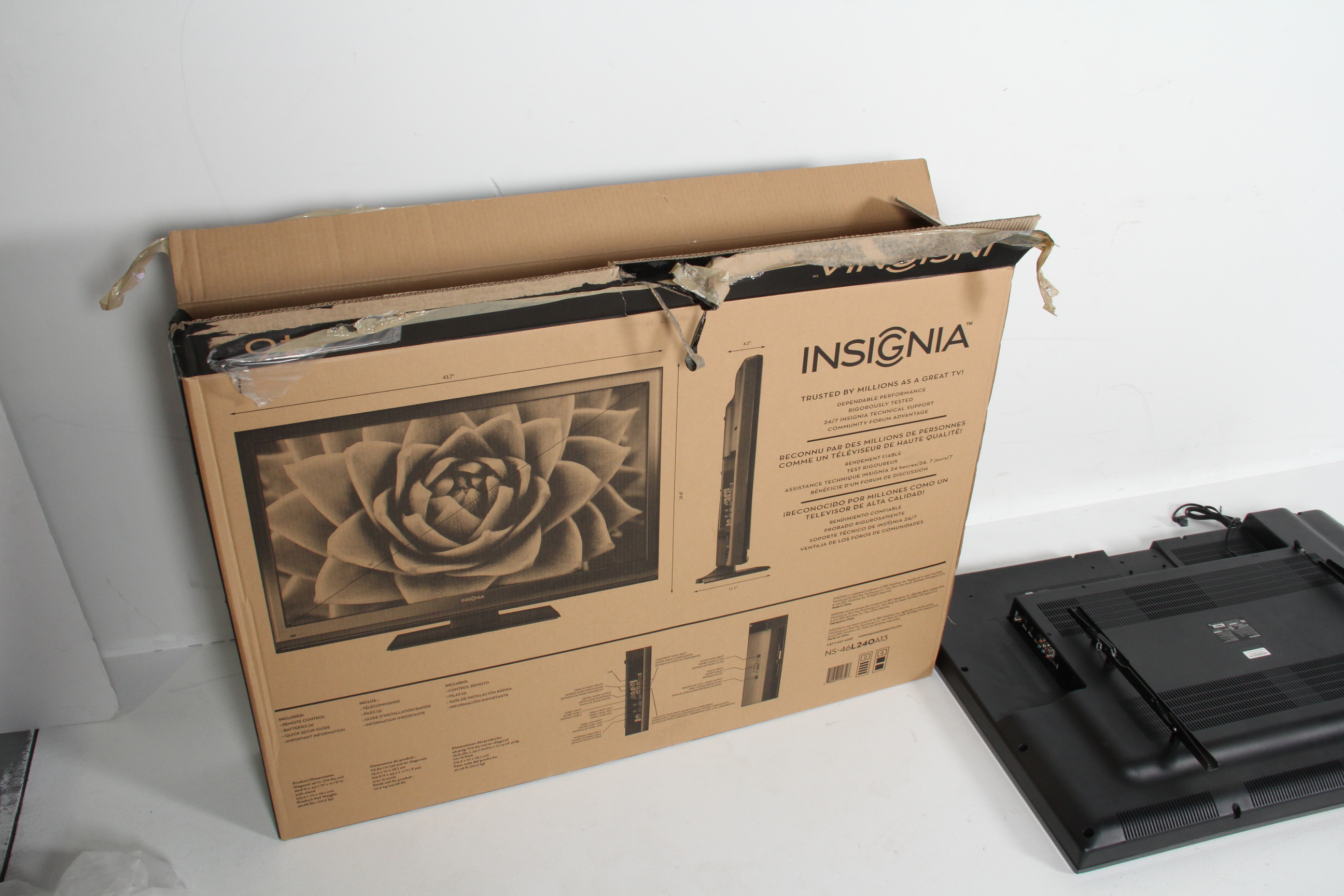 Insignia 46 Inch LCD TV