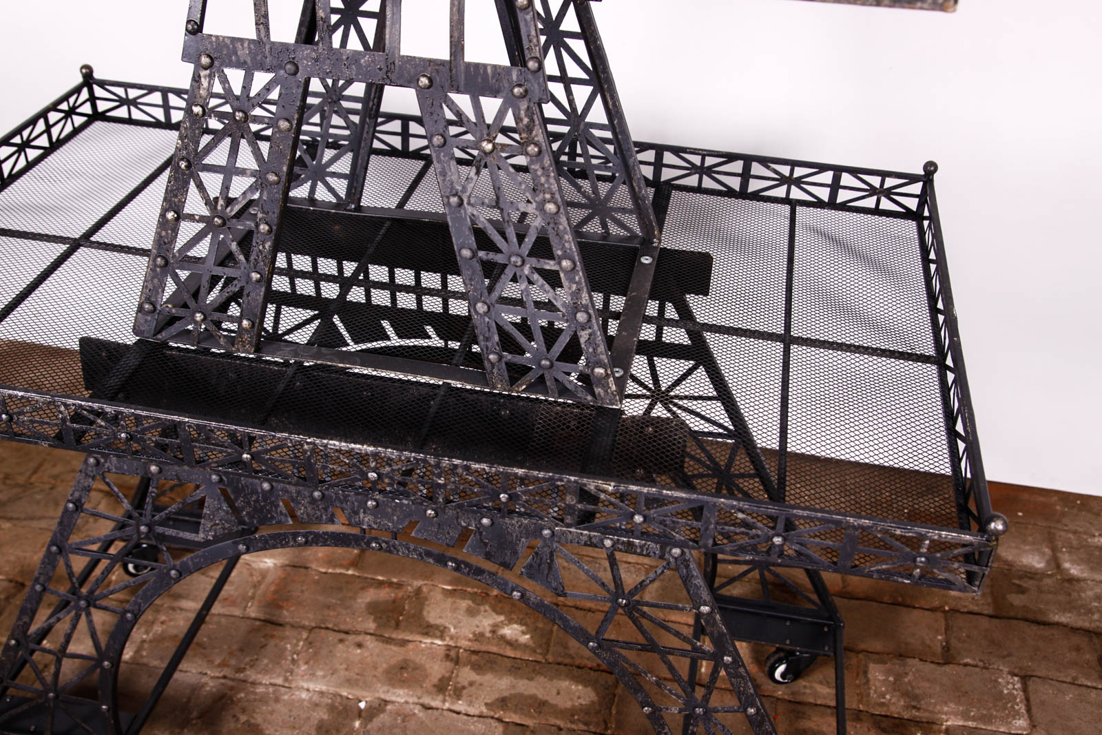 Large Metal Eiffel Tower Display Shelf | EBTH