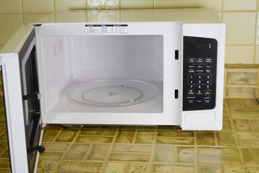 Kenmore White Couintertop Microwave