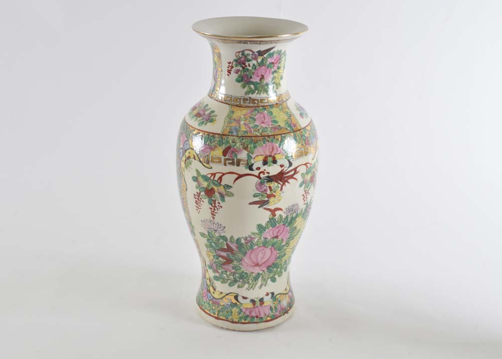 Satsuma Handpainted Chinese Vase