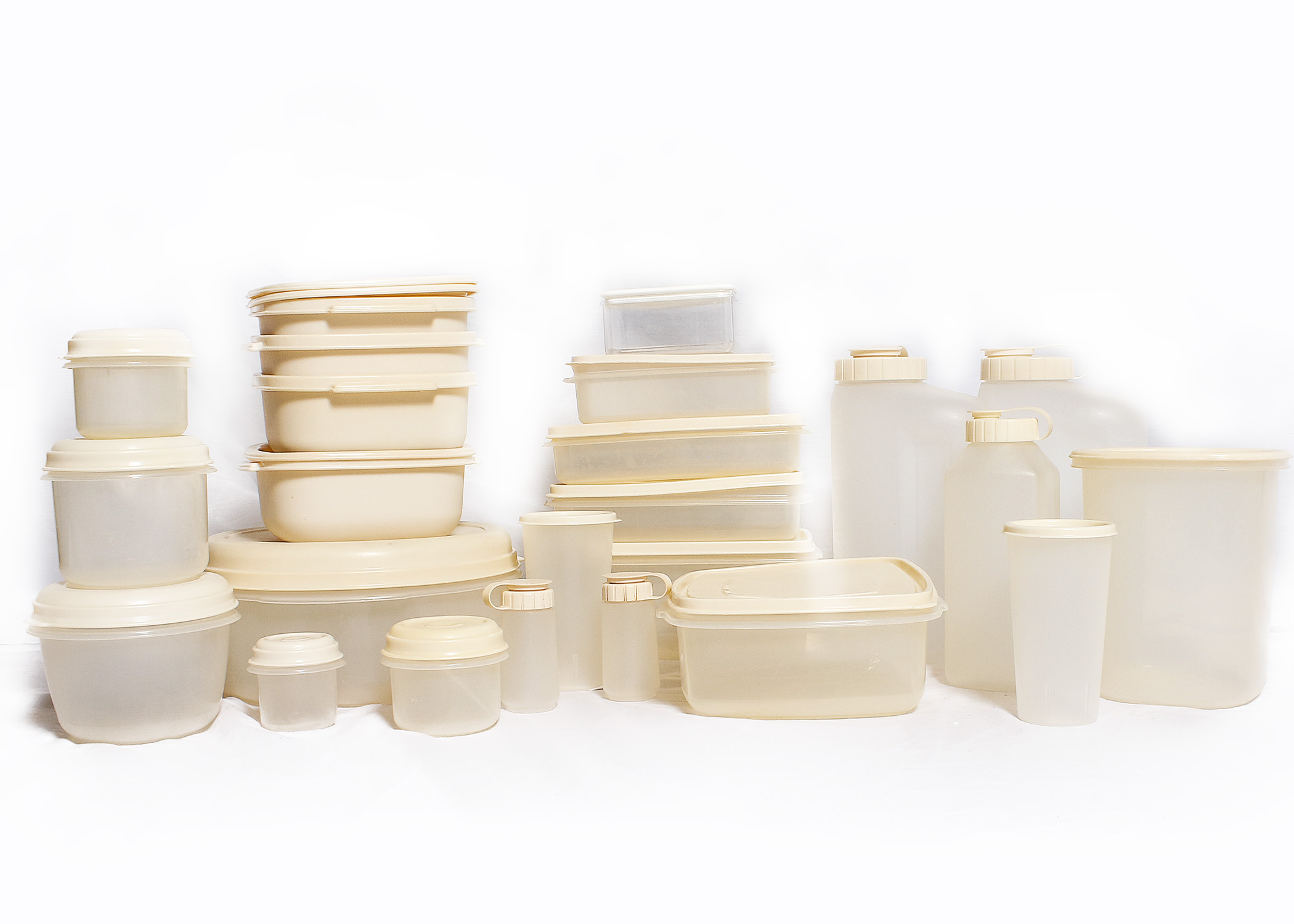 Set of Vintage Rubbermaid Food Storage