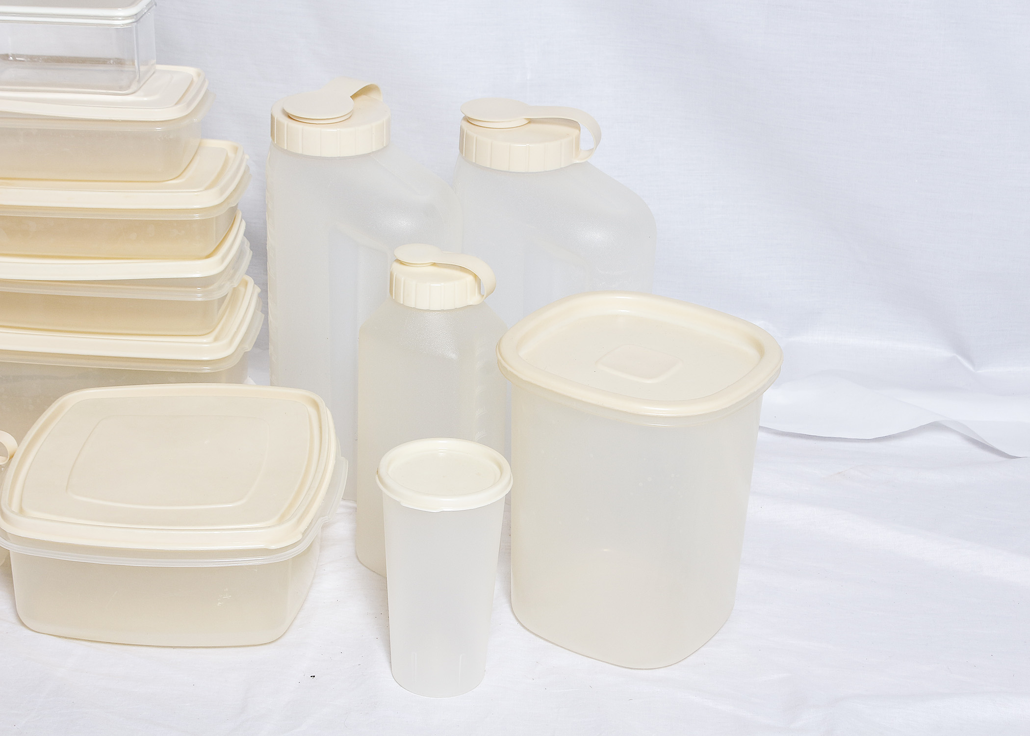 Set of Vintage Rubbermaid Food Storage