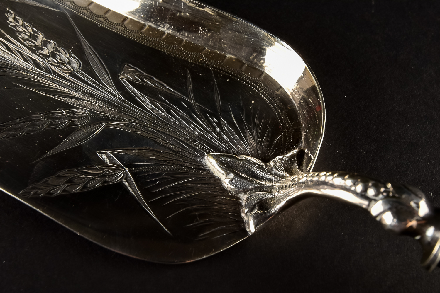 Corn and Wheat Motif Crumber Pan