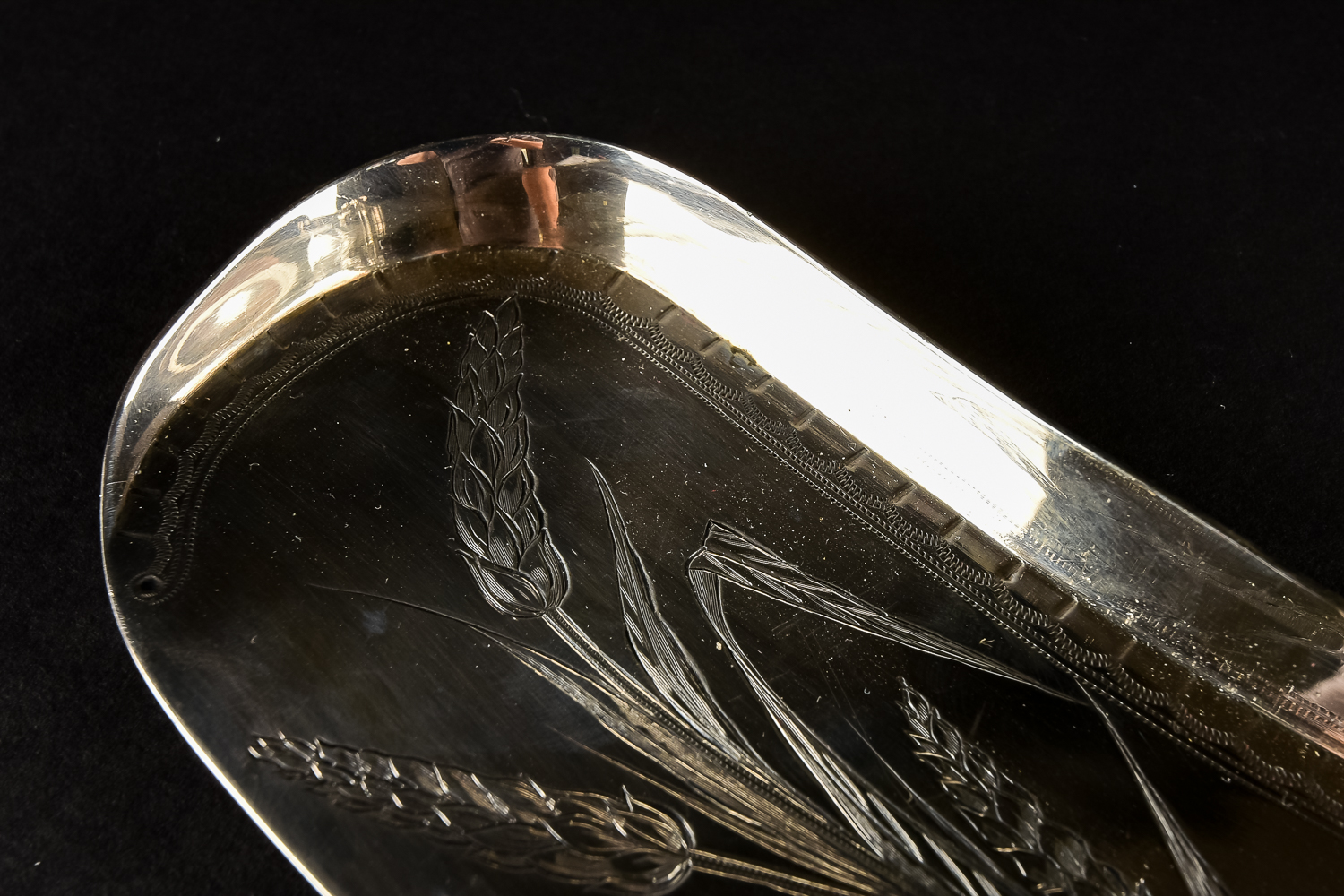 Corn and Wheat Motif Crumber Pan