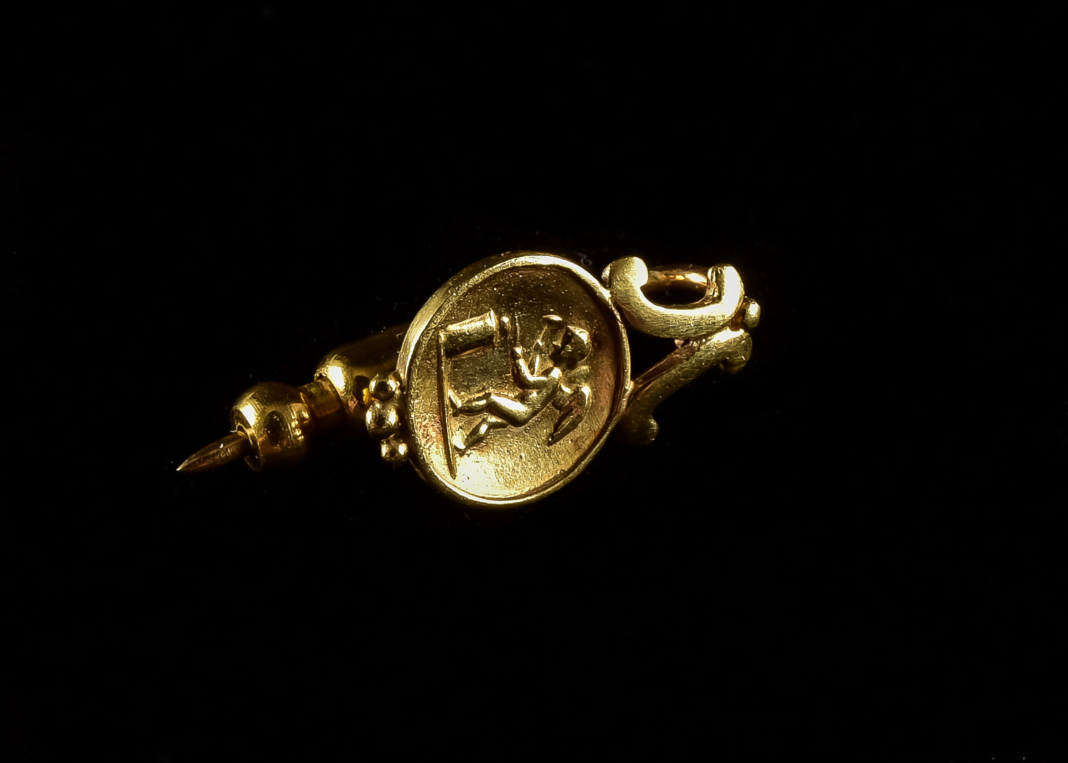 Interesting 17K Gold Pin