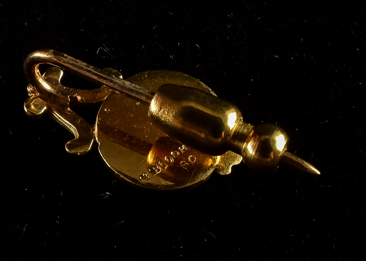 Interesting 17K Gold Pin