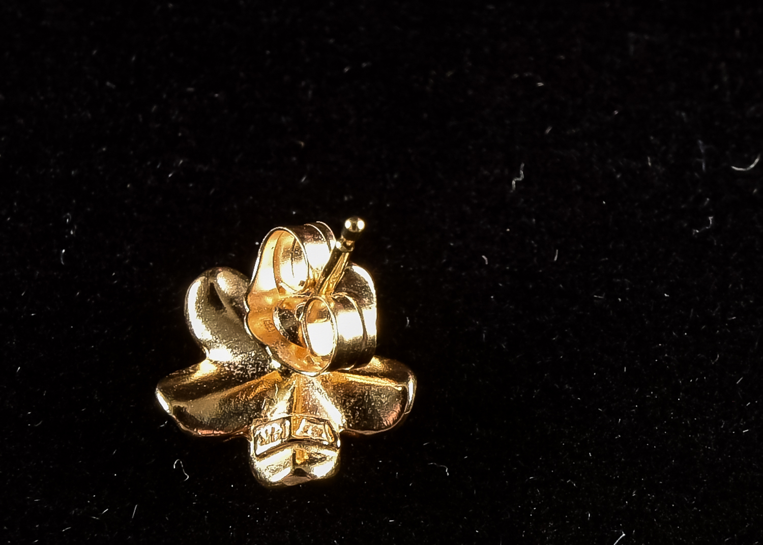 Patriotic Gold Flower Pendant and Earring Set