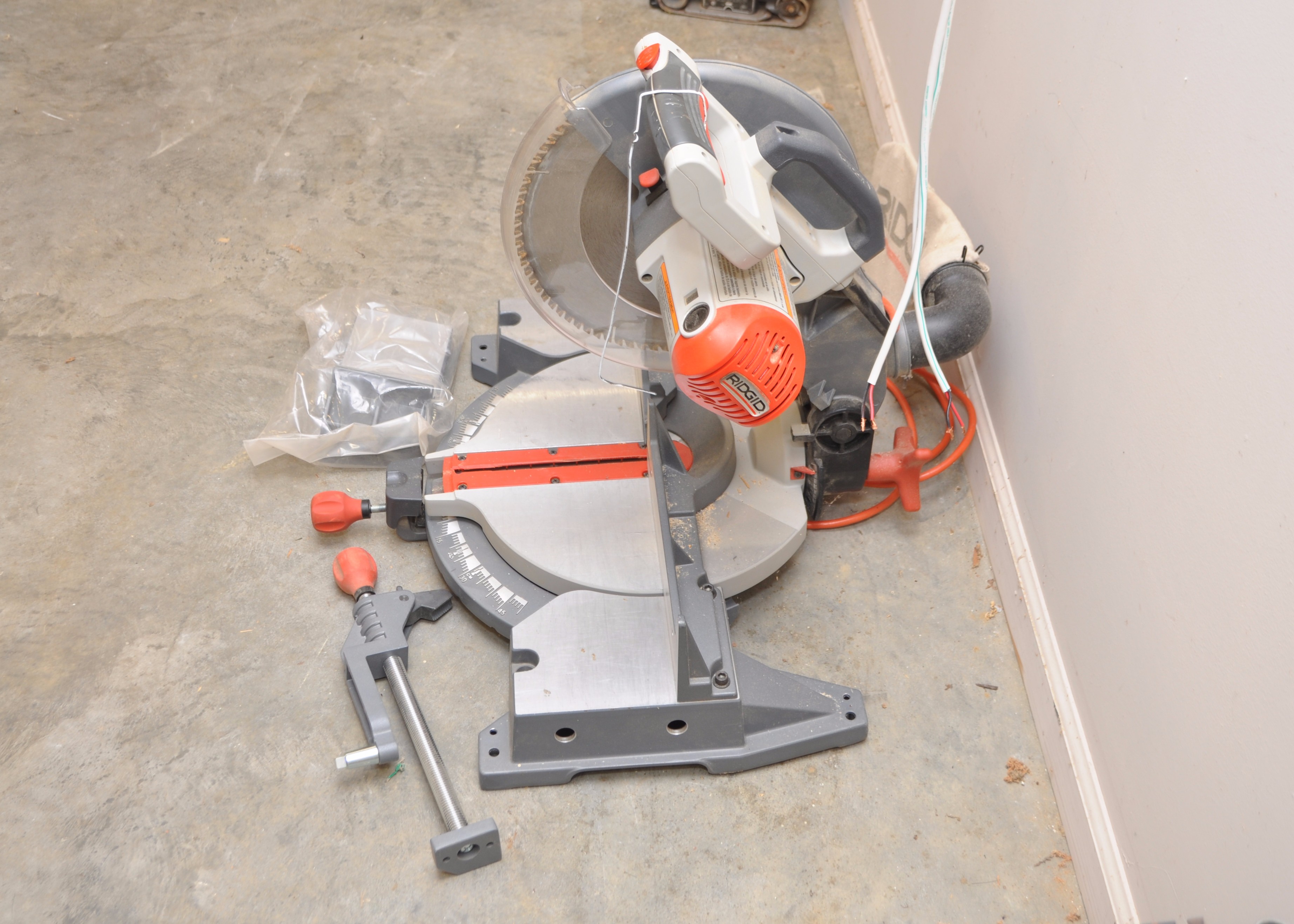 Ridgid 12-inch Compound Miter Saw With Exactline Adjustable Laser
