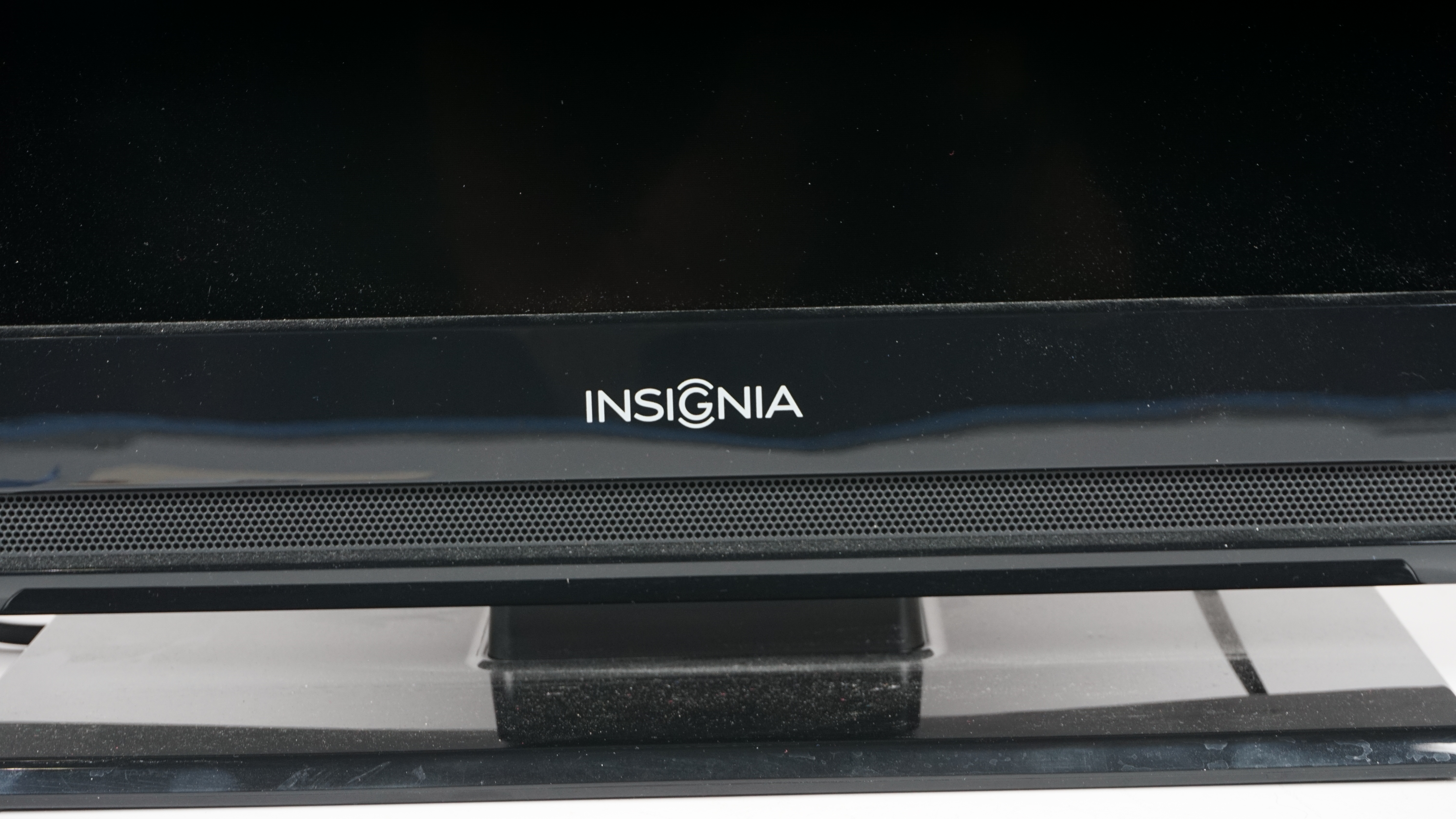 Insignia 27 Inch LCD Flat Screen TV