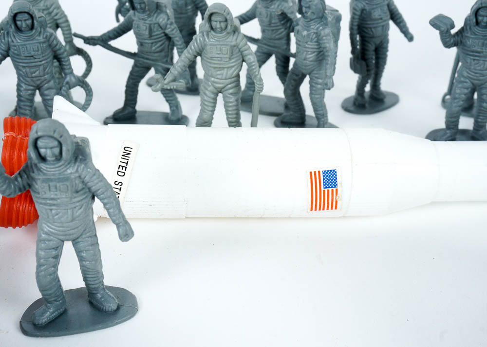 Plastic Toy Soliders and Vehicles