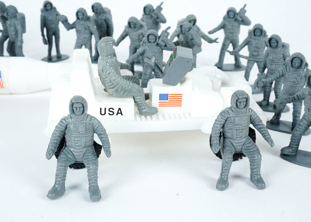 Plastic Toy Soliders and Vehicles