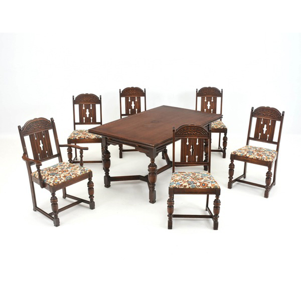 Extendable Tudor-style Oak Wood Dining Table and Chairs