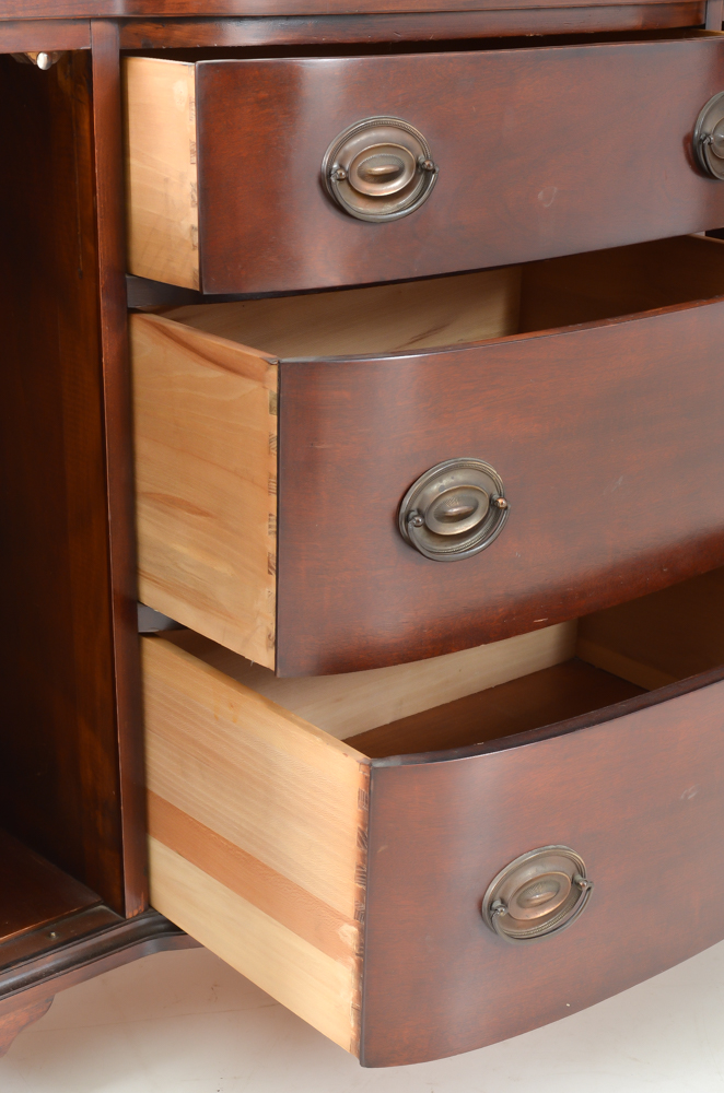 Hepplewhite Style China Hutch