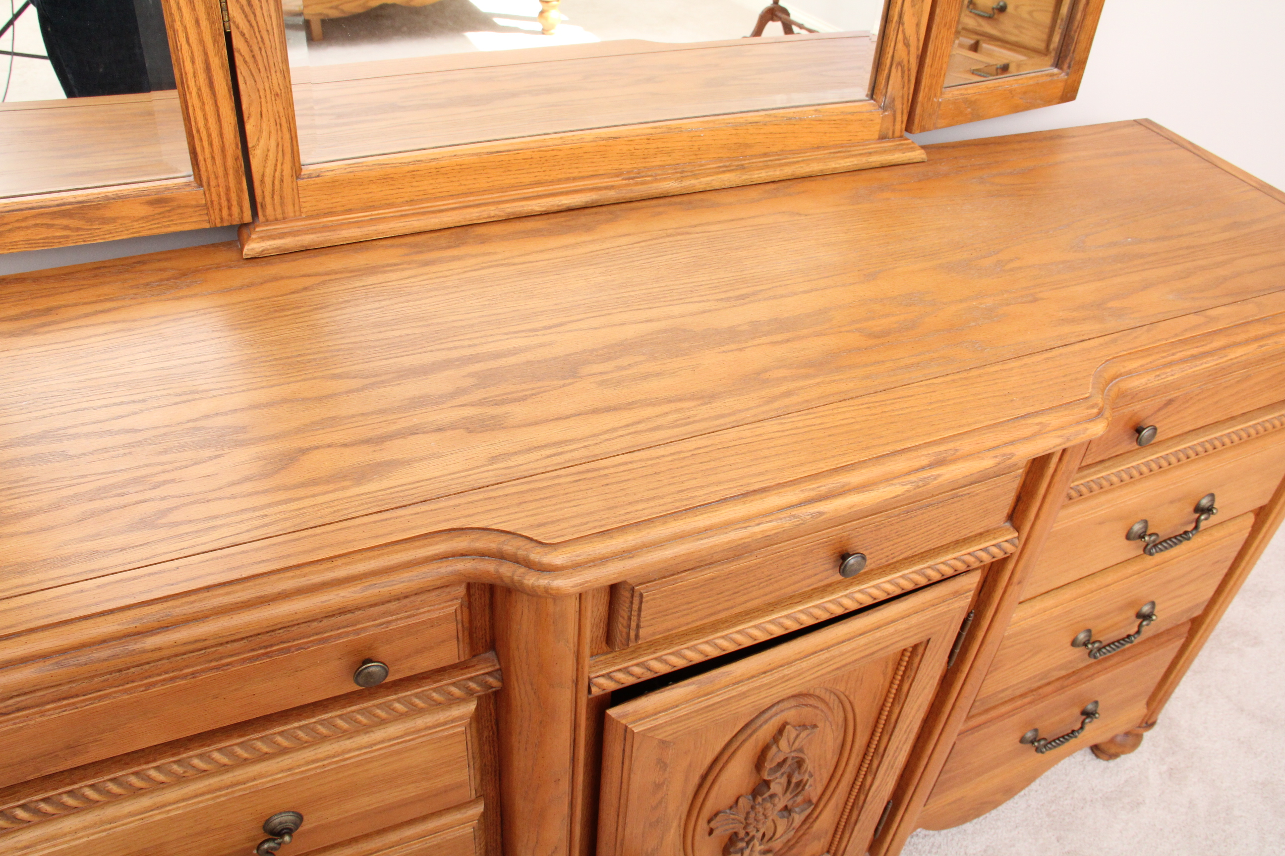 Arbek Oak Dresser with Mirror