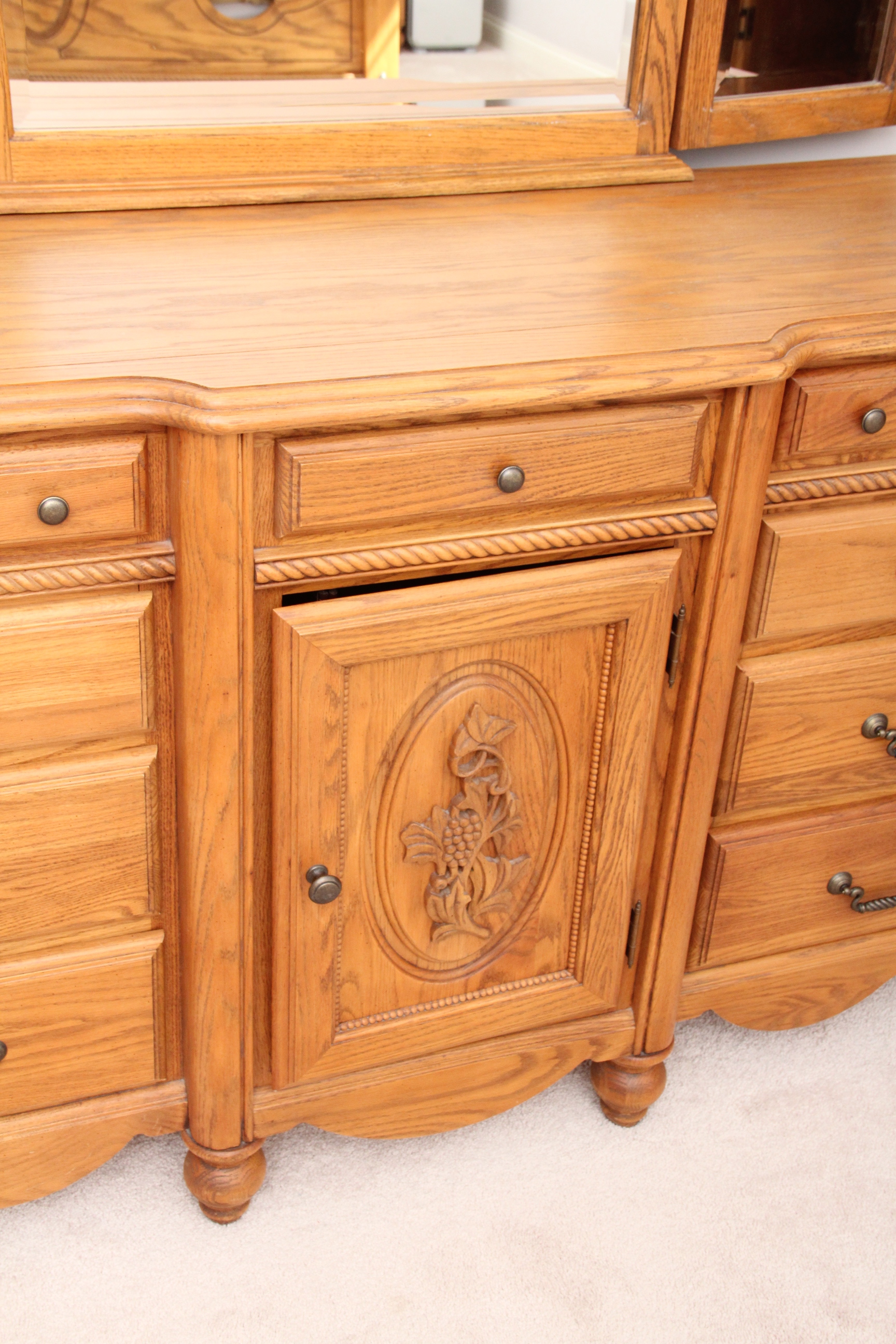 Arbek Oak Dresser with Mirror