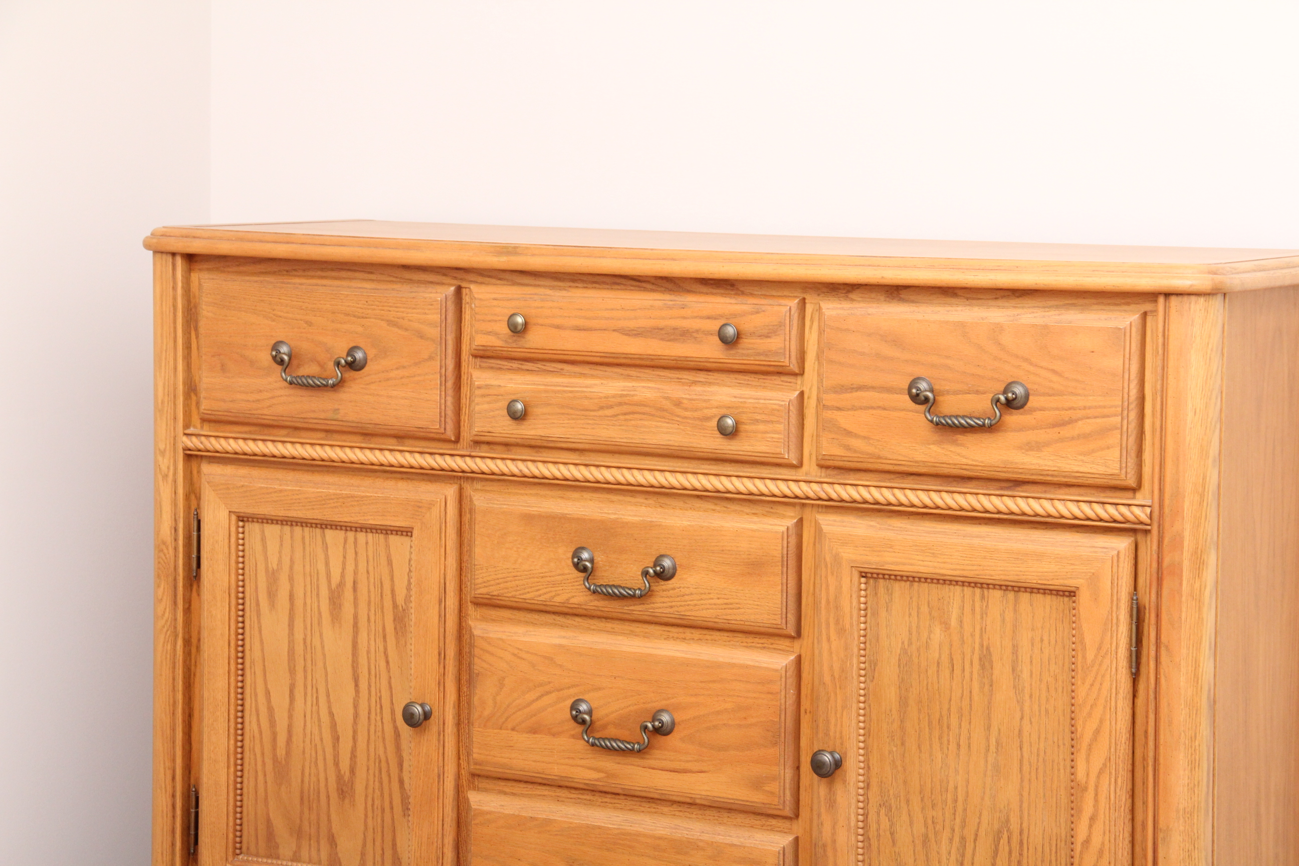 Arbek Oak Chest of Drawers