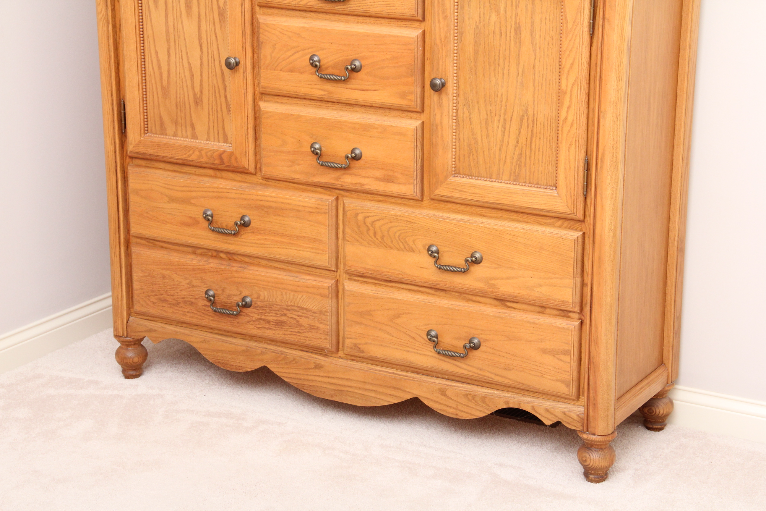 Arbek Oak Chest of Drawers