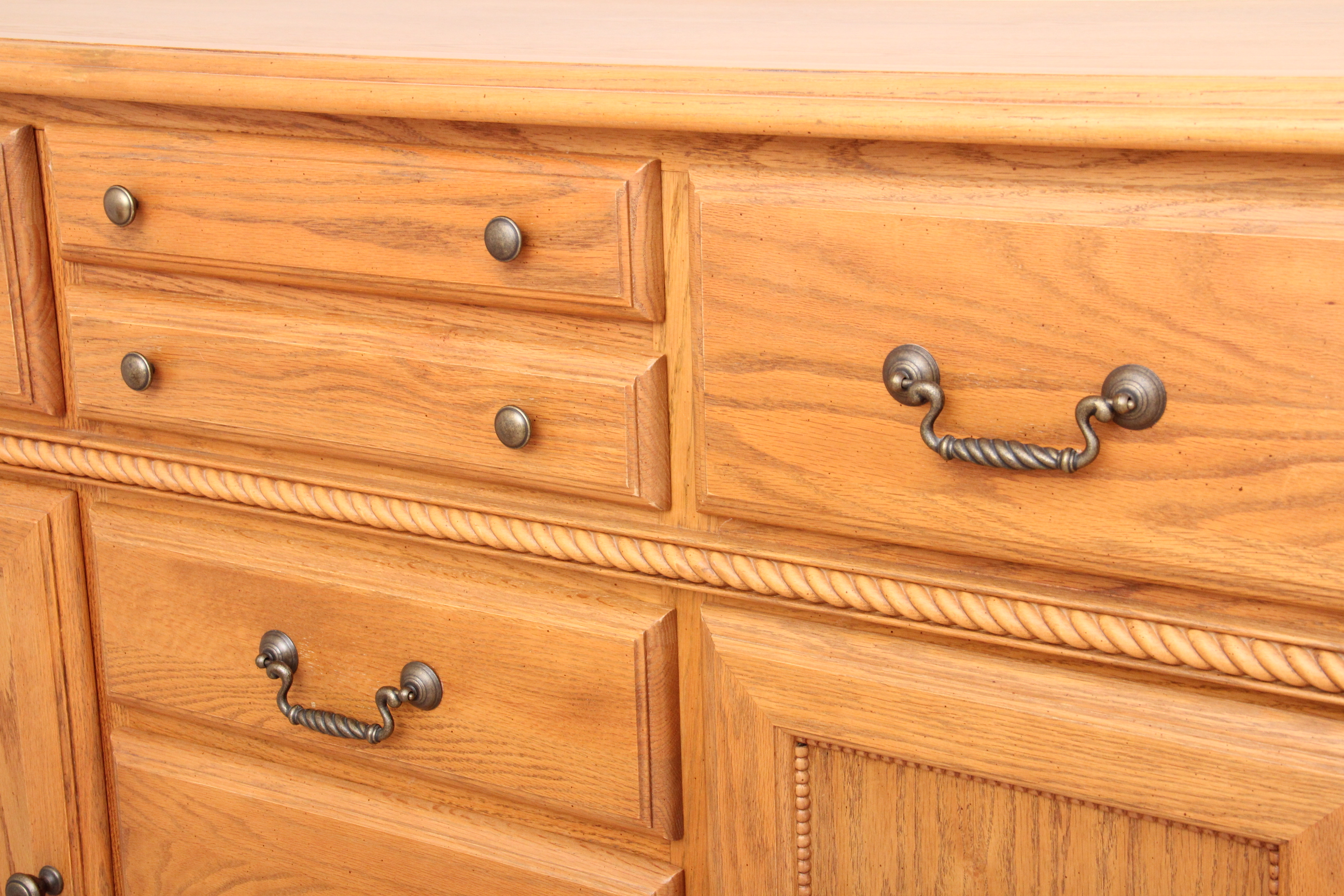 Arbek Oak Chest of Drawers