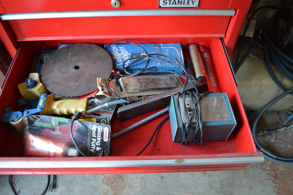 Stanley Stackable Rolling Tool Box With Tools