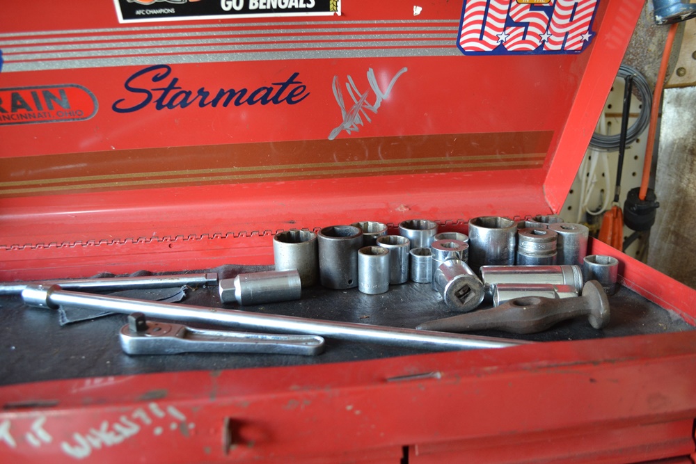 Stanley Stackable Rolling Tool Box With Tools