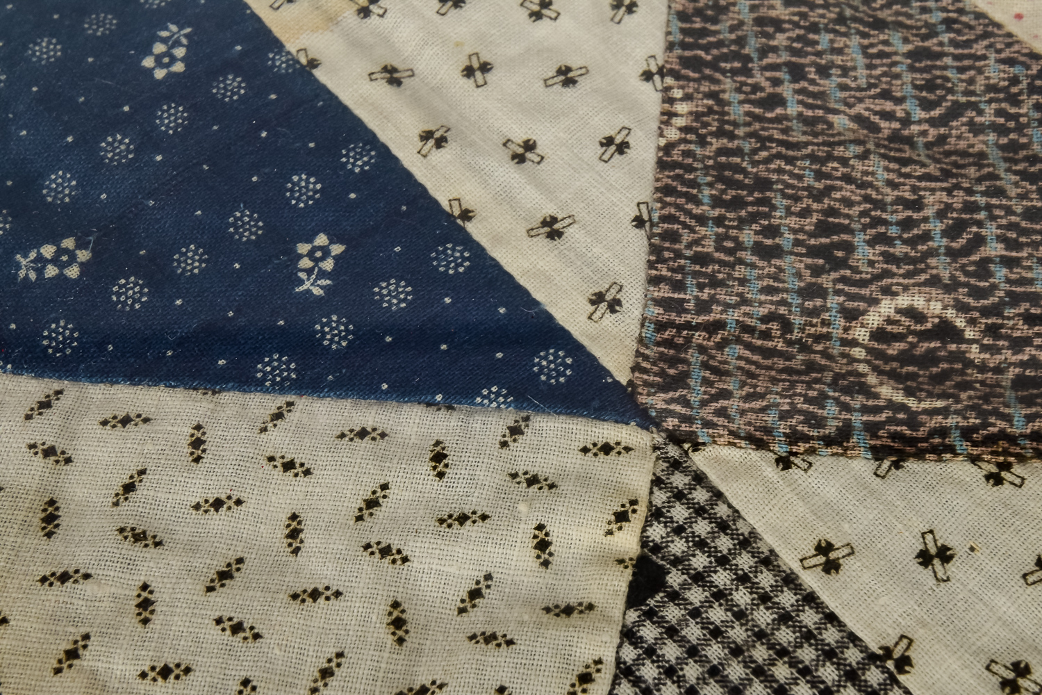 Woven Basket Tray with Patchwork Lining