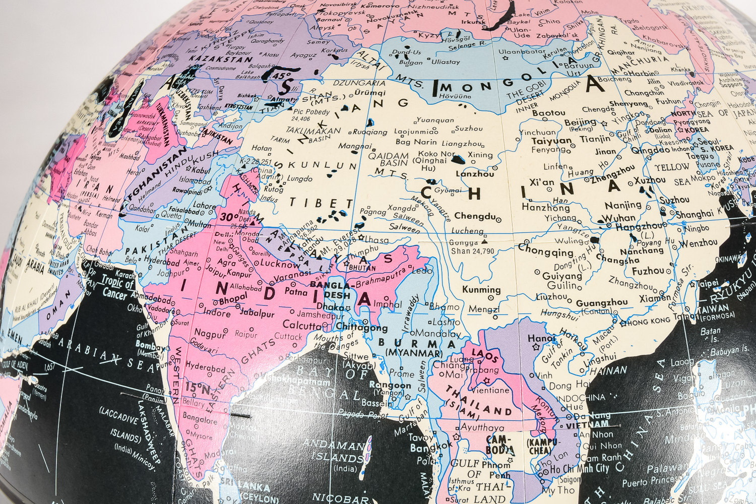 Hour Glass and Globe Set