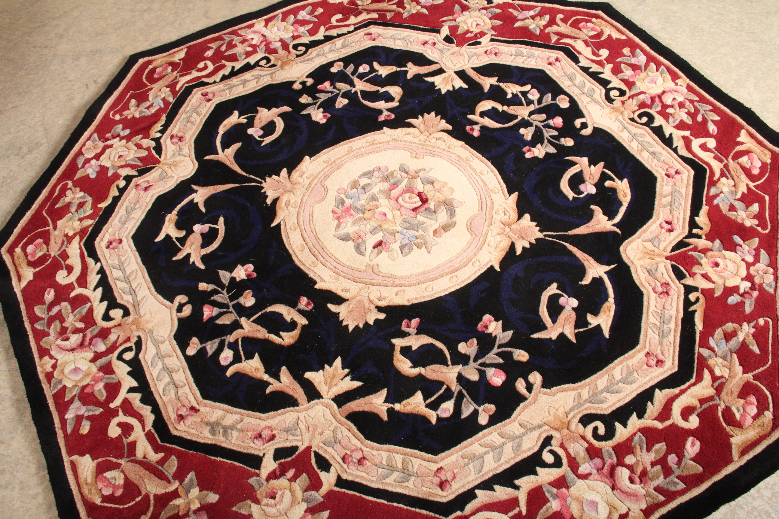 Royal Palace Hand-Tufted Octagonal "Edinburgh" Rug