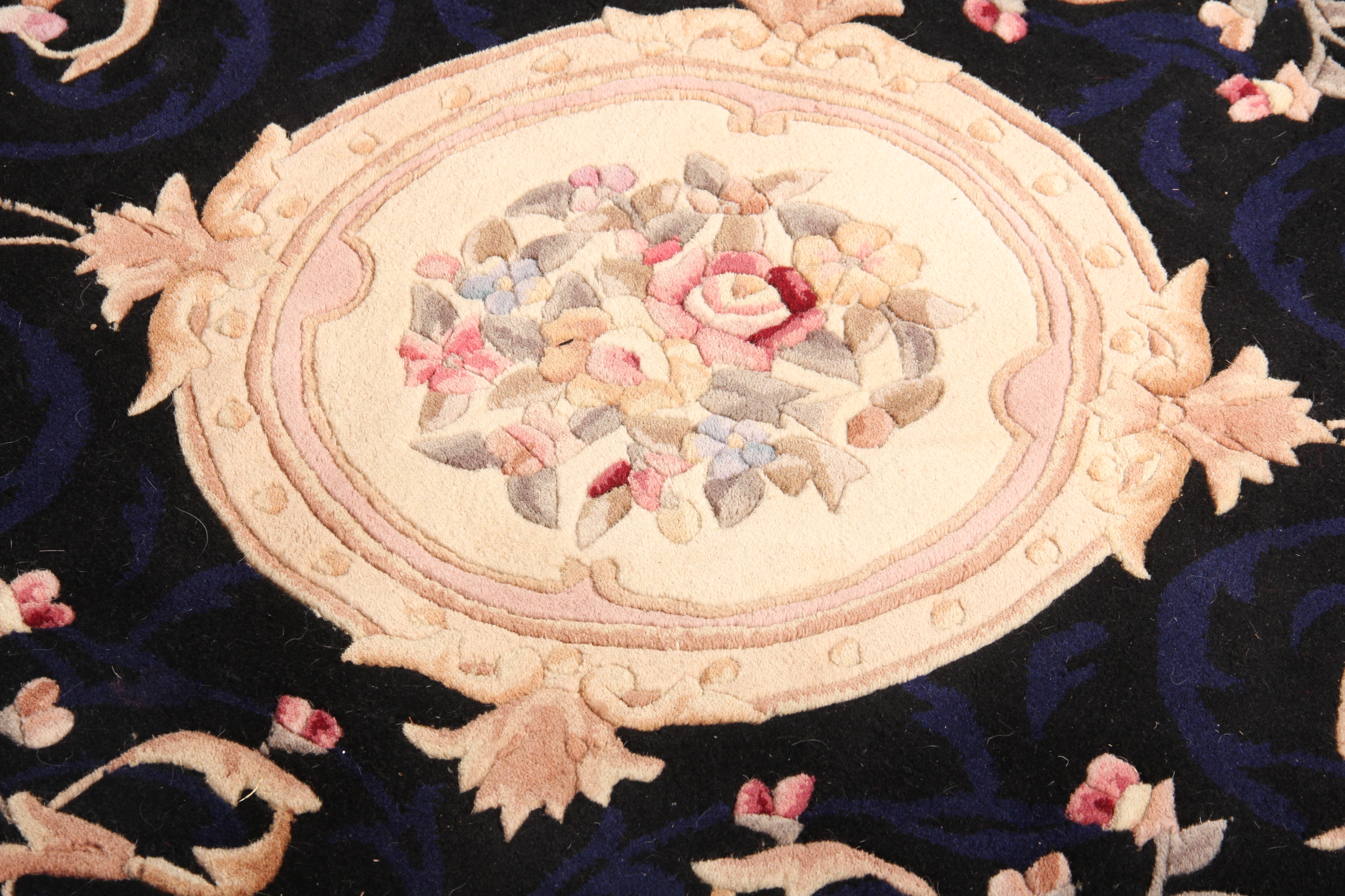 Royal Palace Hand-Tufted Octagonal "Edinburgh" Rug