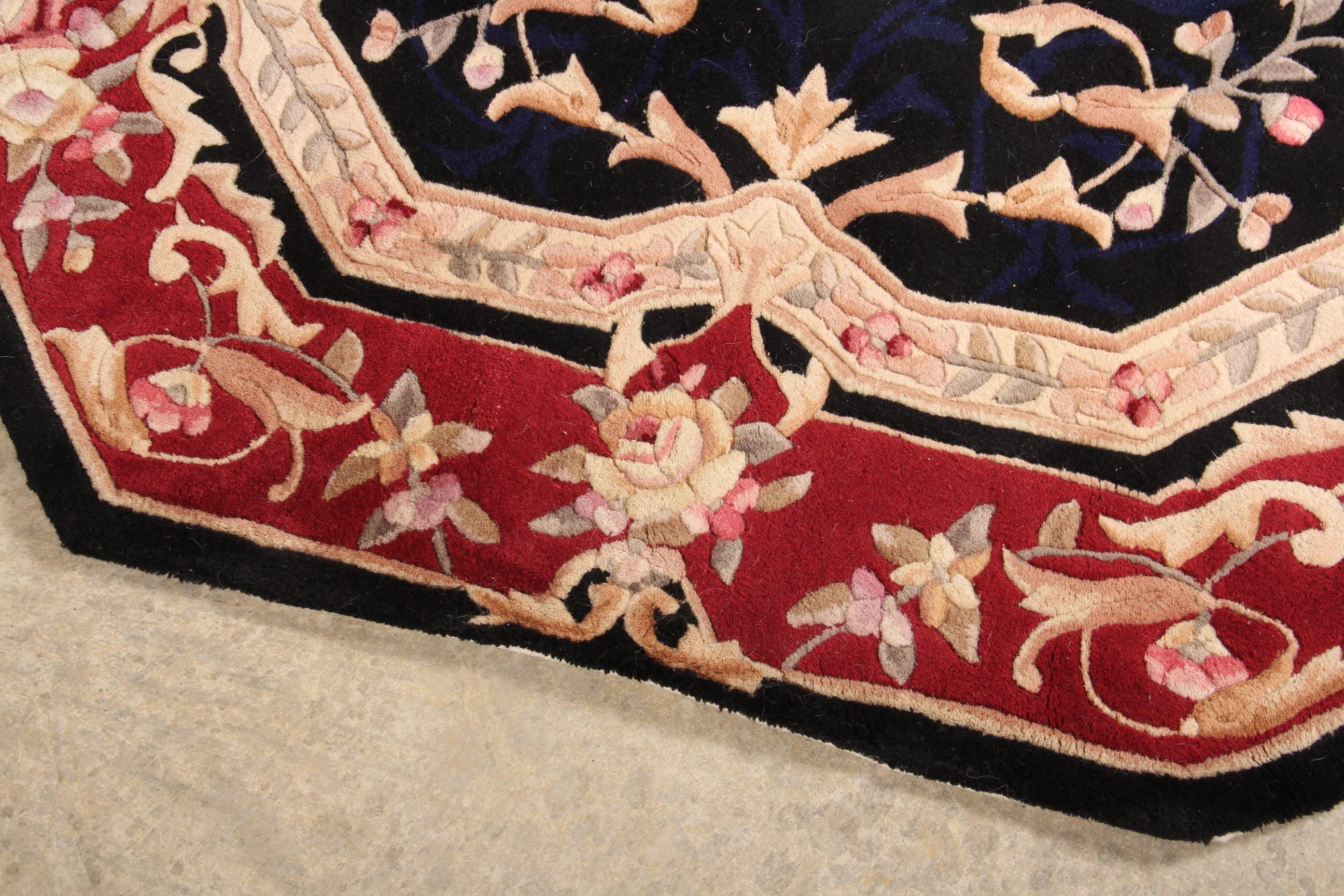 Royal Palace Hand-Tufted Octagonal "Edinburgh" Rug