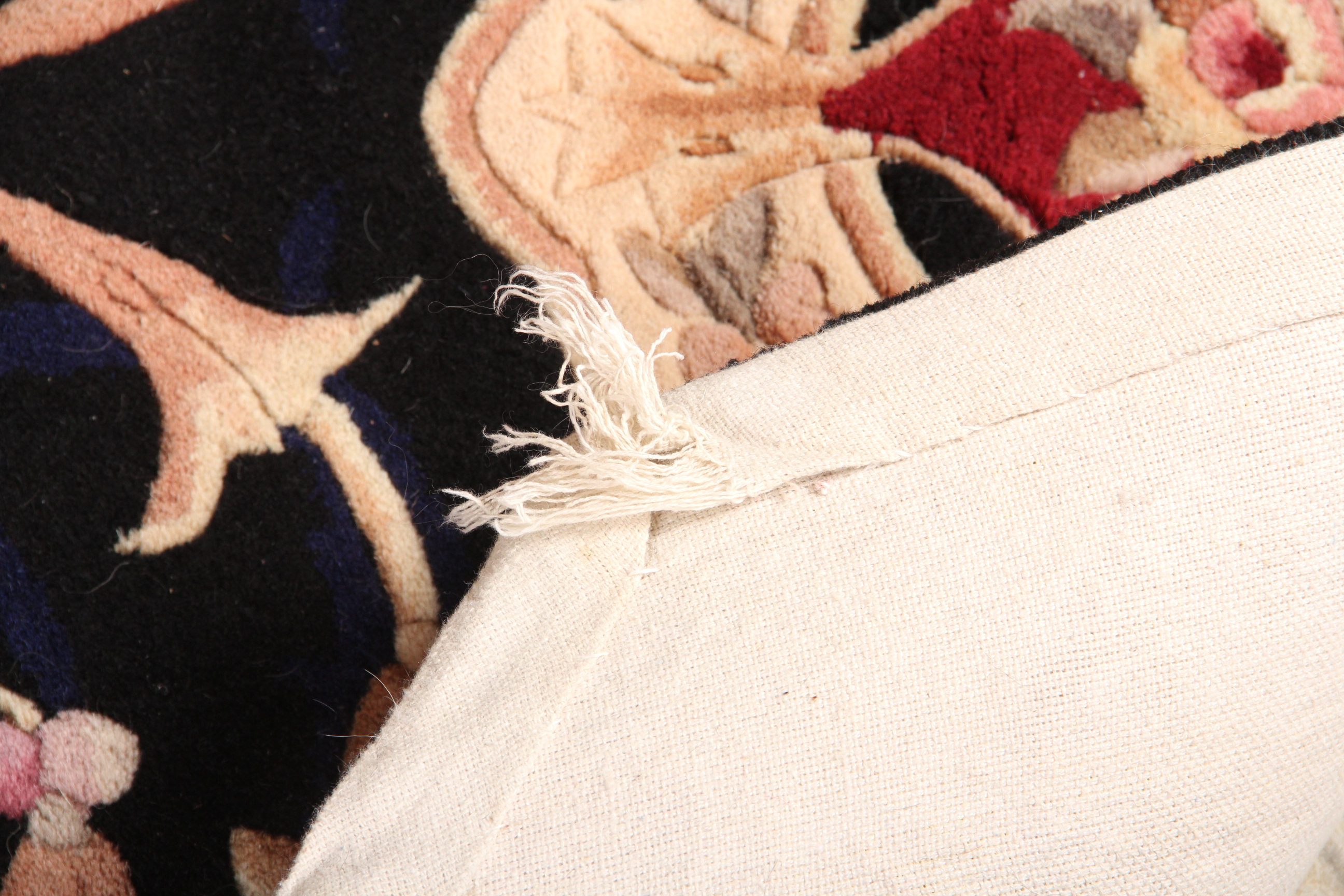 Royal Palace Hand-Tufted Octagonal "Edinburgh" Rug