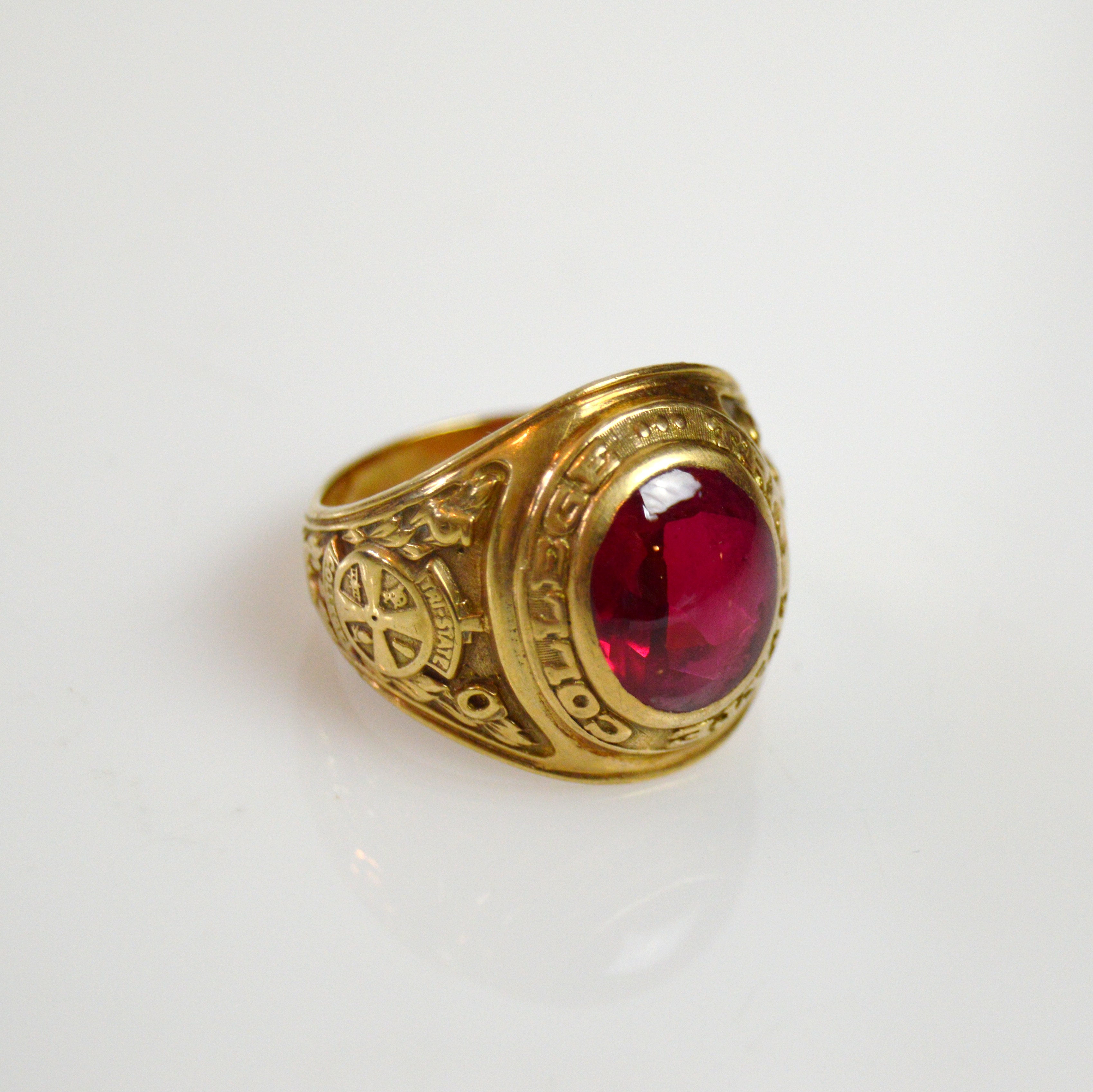 10k Yellow Gold Class Ring