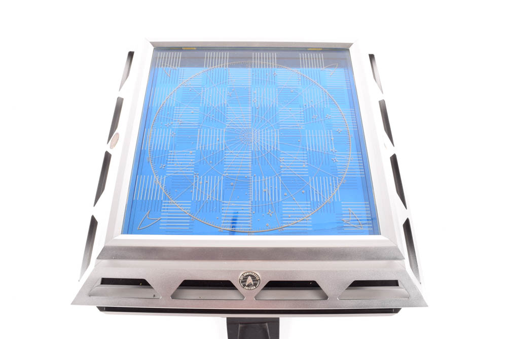 Star Trek 25th Anniversary Chess Set With Stand