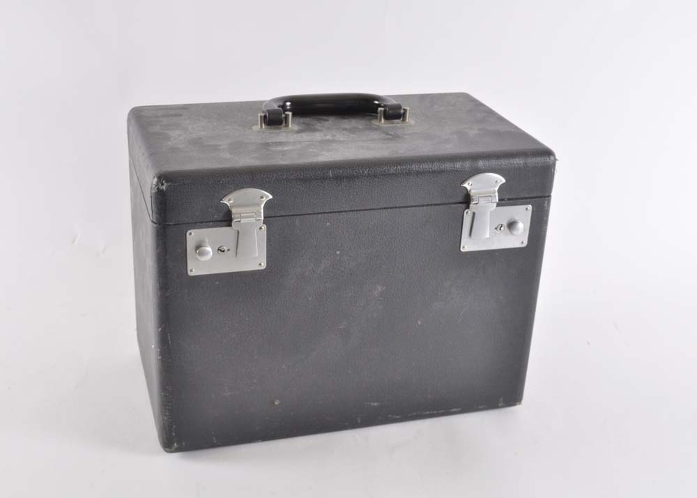 Singer Featherweight 221 Portable Sewing Machine