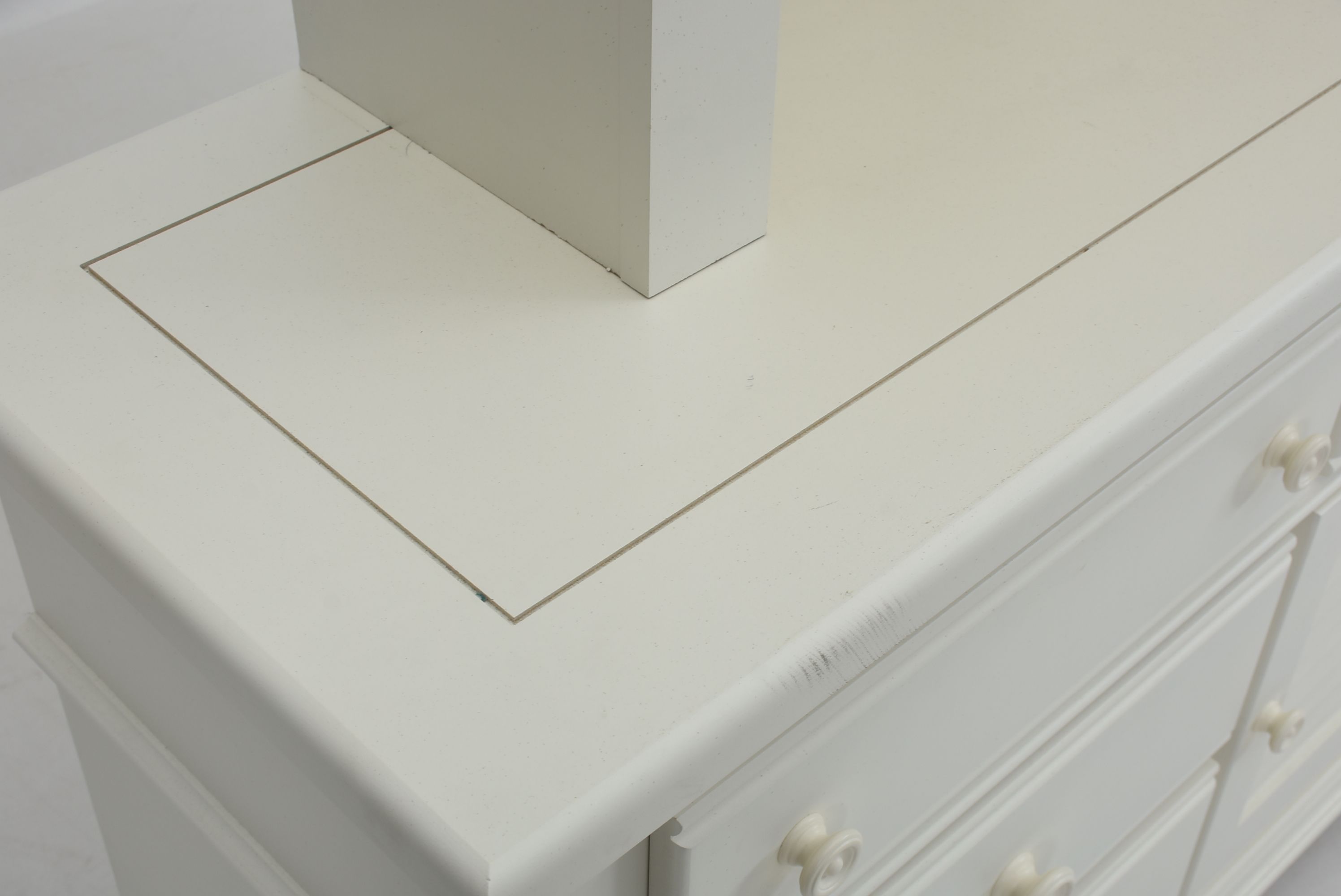 Broyhill Pleasant Isle White Dresser with Hutch